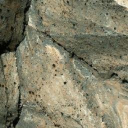 Satellite imagery of Daraghōanḏ Ghar, AF