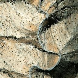 Satellite imagery of Daraghōanḏ Ghar, AF