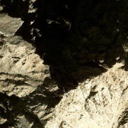 Satellite imagery of Dê Azhdar Ghar, AF