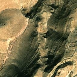 Satellite imagery of Naqb al Ḩalfāyah, EG
