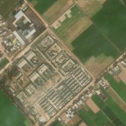 Satellite imagery of Kawm ar Riyāshāt, EG