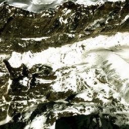 Satellite imagery of Okhale Lek, NP