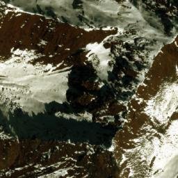 Satellite imagery of Chokhe Hālnā Lek, NP