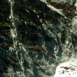 Satellite imagery of Chokhe Hālnā Lek, NP