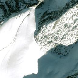 Satellite imagery of Yuri̇̄gāṅ Ḍā̃ḍā, NP