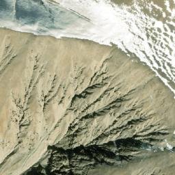 Satellite imagery of Lāṅlā Ghurbuk Lek, NP