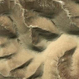Satellite imagery of Naqb Khuḑrah, EG