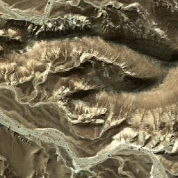 Satellite imagery of Naqb Khuḑrah, EG
