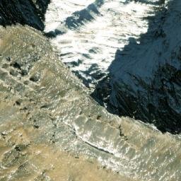 Satellite imagery of Thāraṅ Lek, NP