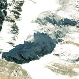 Satellite imagery of Kḥoplā Lek, NP