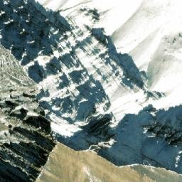 Satellite imagery of Kḥoplā Lek, NP