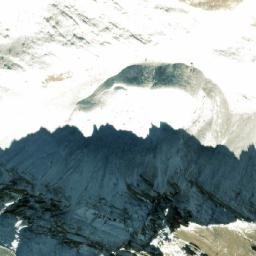 Satellite imagery of Kḥoplā Lek, NP