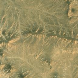 Satellite imagery of Al Hadāhīd al Baḩrīyah, EG