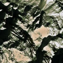 Satellite imagery of Phojuṅ Lek, NP