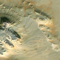 Satellite imagery of Tall Makhrūţī, EG