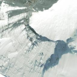 Satellite imagery of Qomosam Zhubma, CN