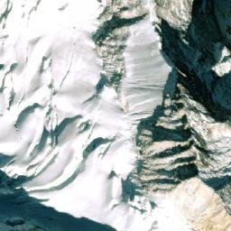 Satellite imagery of Chomo Pāmari̇̄, CN