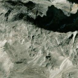 Satellite imagery of Khumuche Himāl, NP