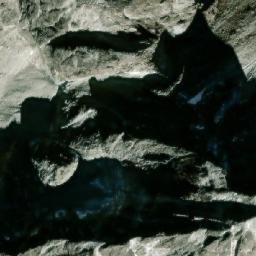 Satellite imagery of Khumuche Himāl, NP