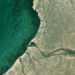 Satellite imagery of Ra’s Maghdar as Sulūlī ash Shamālī, QA