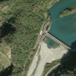 Satellite imagery of 殖產局柱, TW
