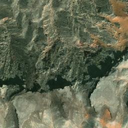 Satellite imagery of Khashm Abū Ramḑah, SA