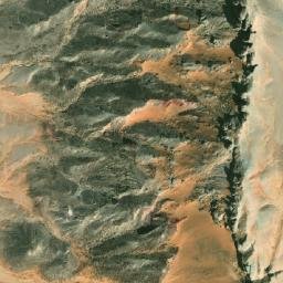 Satellite imagery of Khashm Abū Ramḑah, SA