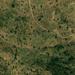 Satellite imagery of Hosséré Dankoua, CM