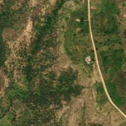 Satellite imagery of Roumchi, CM