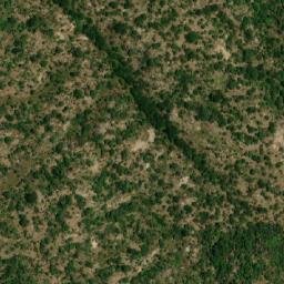 Satellite imagery of Hosséré Kola, CM