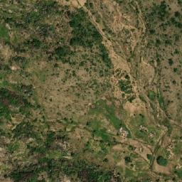 Satellite imagery of Hosséré Plaon, CM