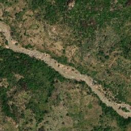 Satellite imagery of Hosséré Tsoumoy, CM