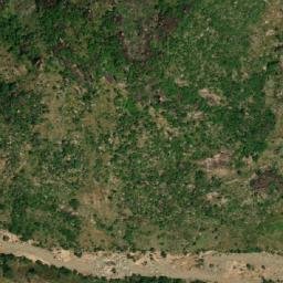 Satellite imagery of Hosséré Tsoumoy, CM