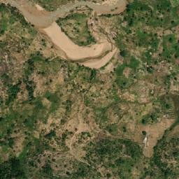 Satellite imagery of Hosséré Tsoumoy, CM