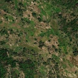 Satellite imagery of Hosséré Koumay, CM