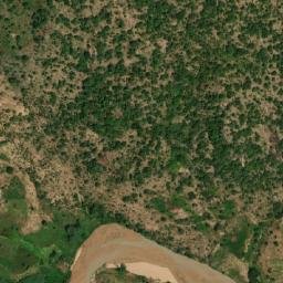 Satellite imagery of Hosséré Ndouzeng, CM
