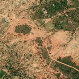 Satellite imagery of Hosséré Narouga, CM