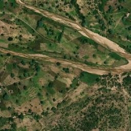 Satellite imagery of Doumazvéri, CM