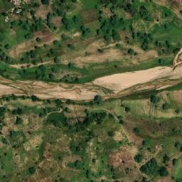 Satellite imagery of Doumazvéri, CM
