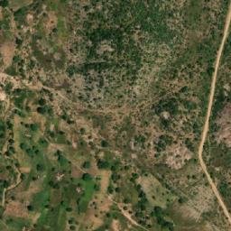 Satellite imagery of Hosséré Douma, CM