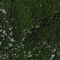 Satellite imagery of Peña de Los Buitres, VE