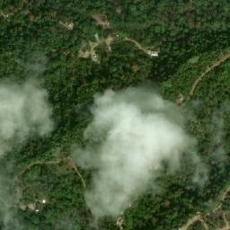 Satellite imagery of Fila de La Laura, VE