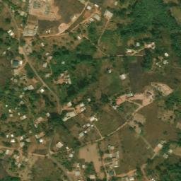 Satellite imagery of Famlou, CM