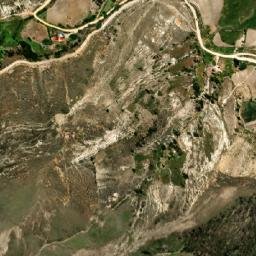 Satellite imagery of Huayraloma, EC