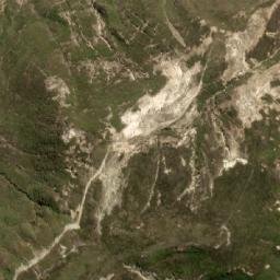 Satellite imagery of Huayraloma, EC