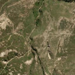 Satellite imagery of Huayraloma, EC