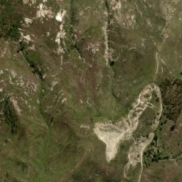 Satellite imagery of Huayraloma, EC