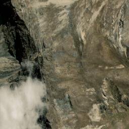 Satellite imagery of Cerro Puyuhuan, PE