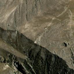 Satellite imagery of Cerro Puyuhuan, PE