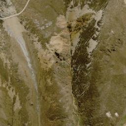 Satellite imagery of Cerro Puntahuain, PE